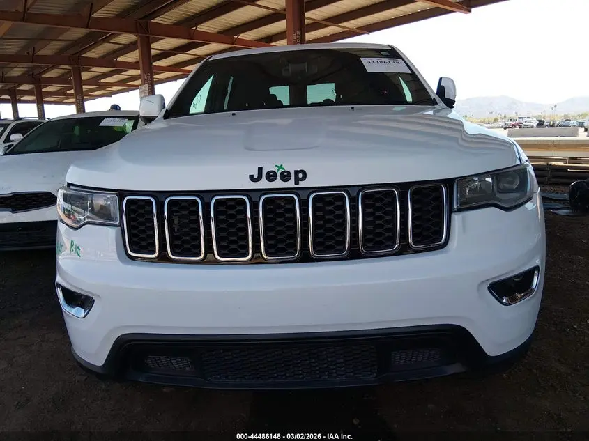 2017 JEEP GRAND CHEROKEE LAREDO 4X2