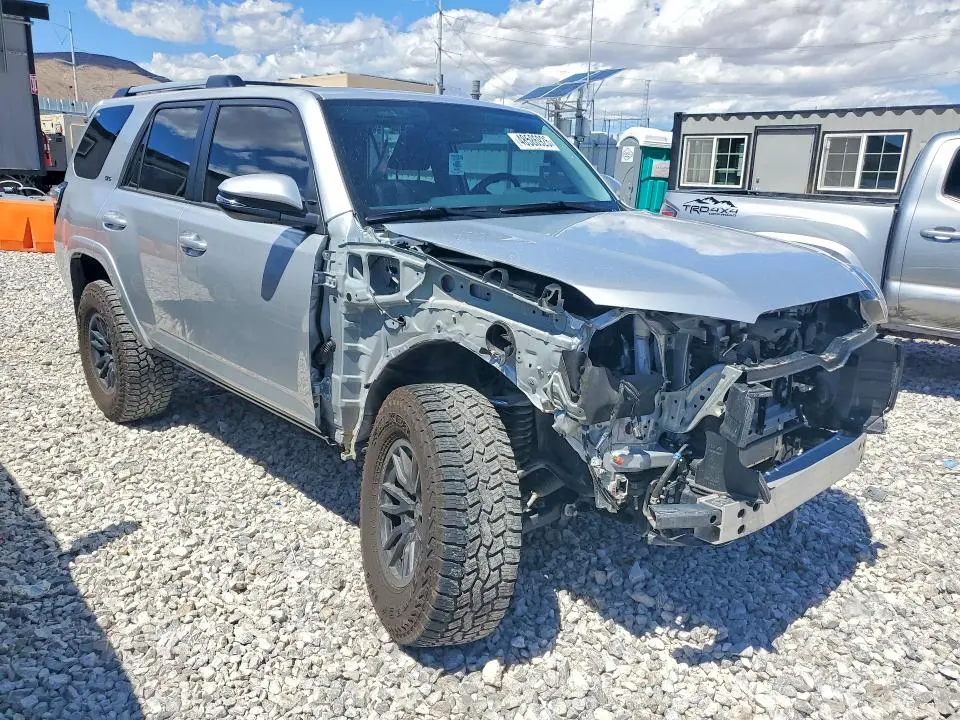 2024 TOYOTA 4RUNNER SR5 PREMIUM  