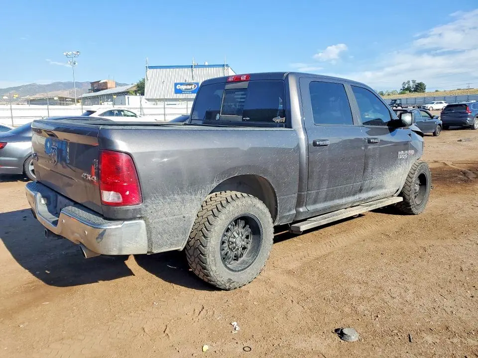 2018 RAM 1500 SLT  