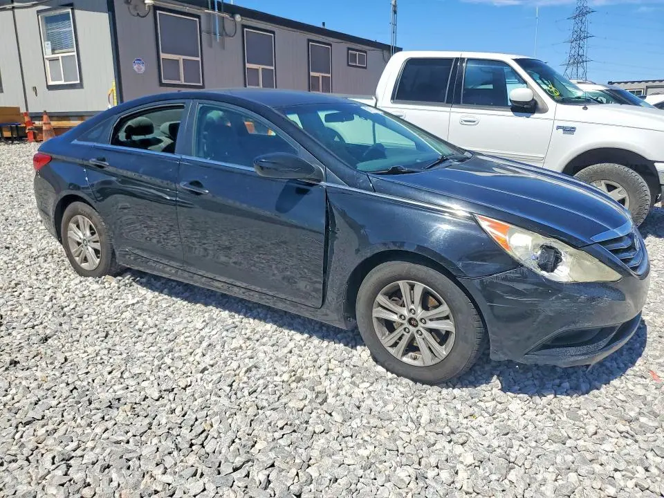 2011 HYUNDAI SONATA GLS  