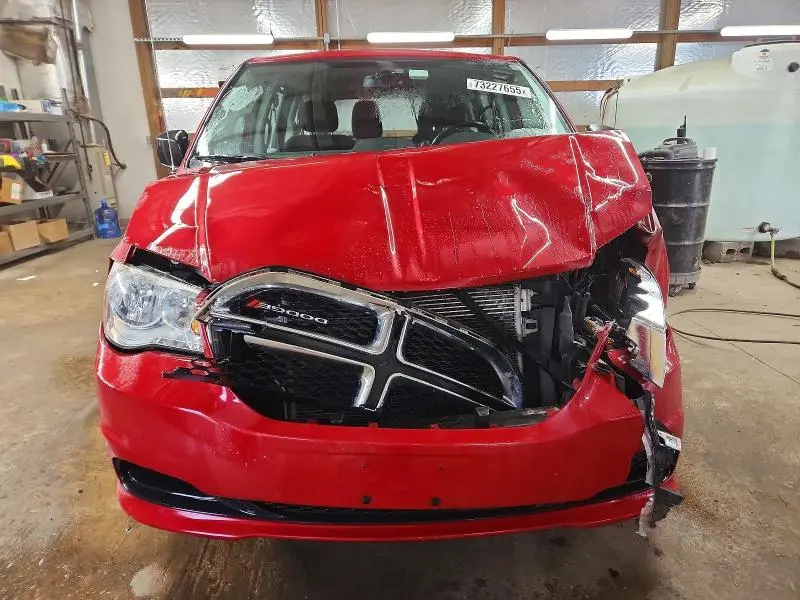 2015 DODGE GRAND CARAVAN SE  