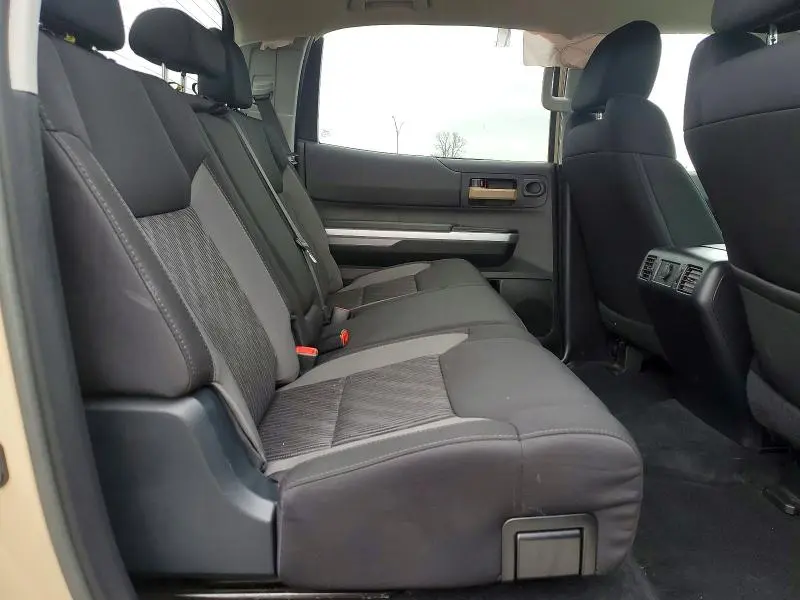 2017 TOYOTA TUNDRA CREWMAX SR5  