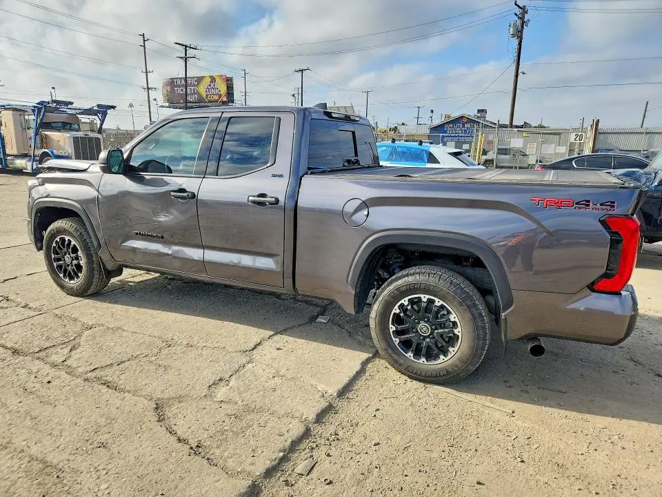 2023 TOYOTA TUNDRA SR5  