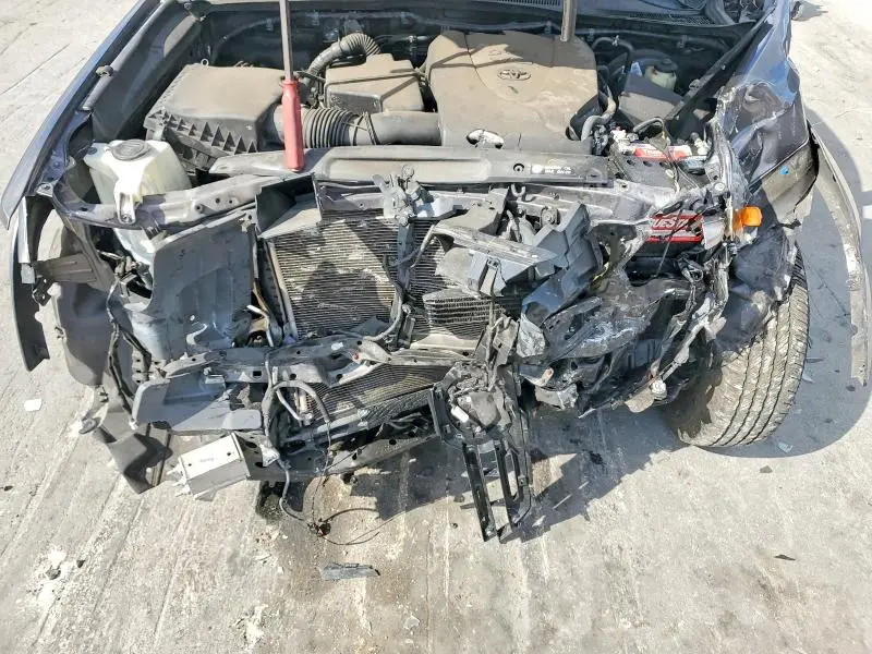 2018 TOYOTA TACOMA SR5 V6  