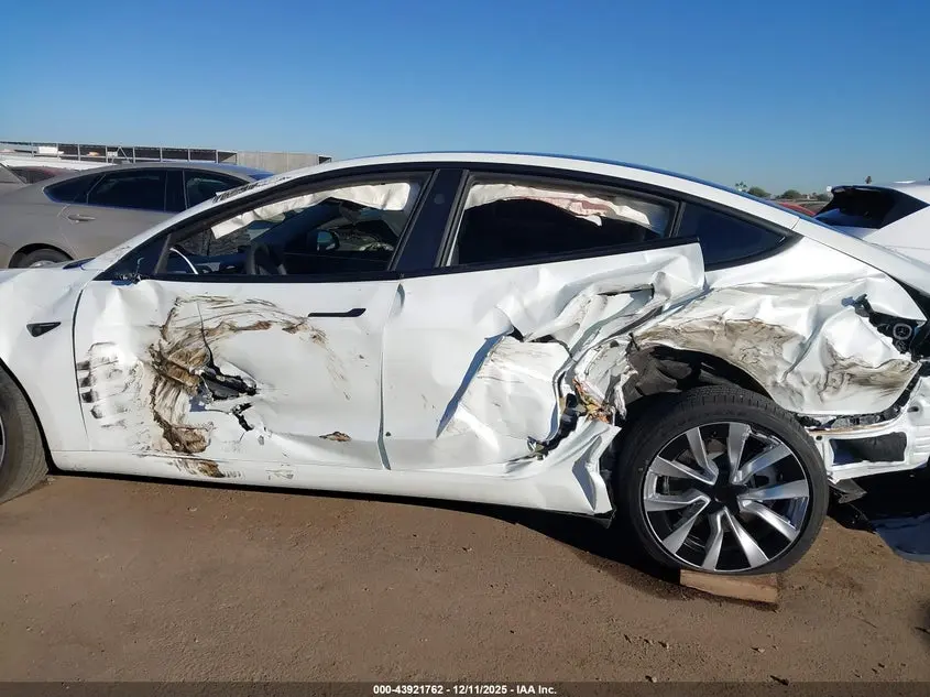 2025 TESLA MODEL 3  