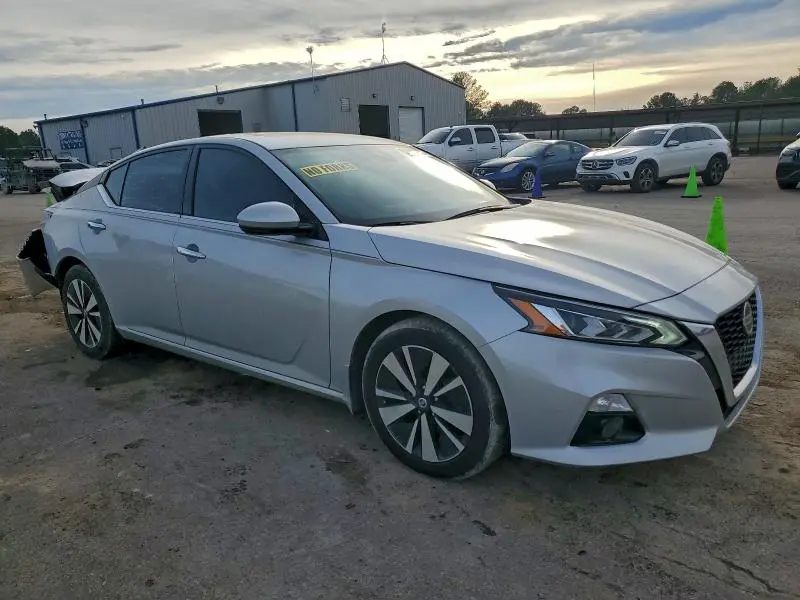 2020 NISSAN ALTIMA SV  