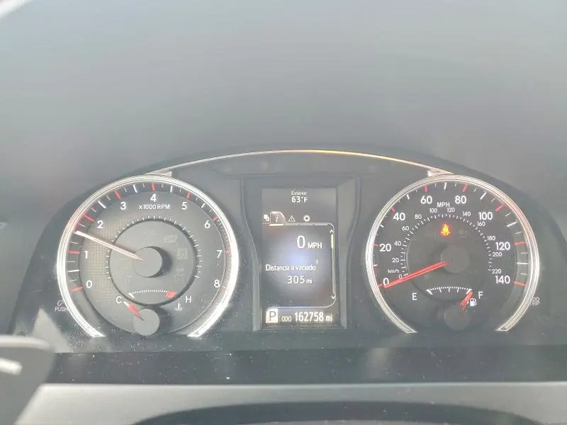 2016 TOYOTA CAMRY SE  