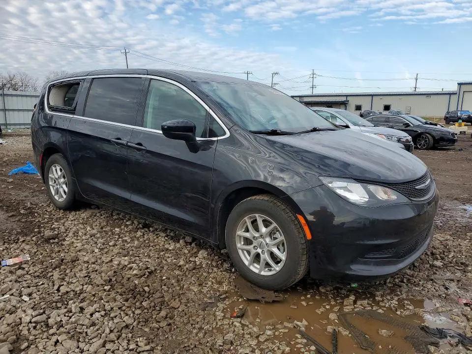 2022 CHRYSLER VOYAGER LX  
