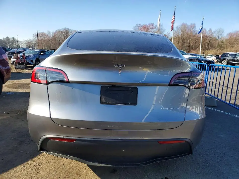 2025 TESLA MODEL Y   