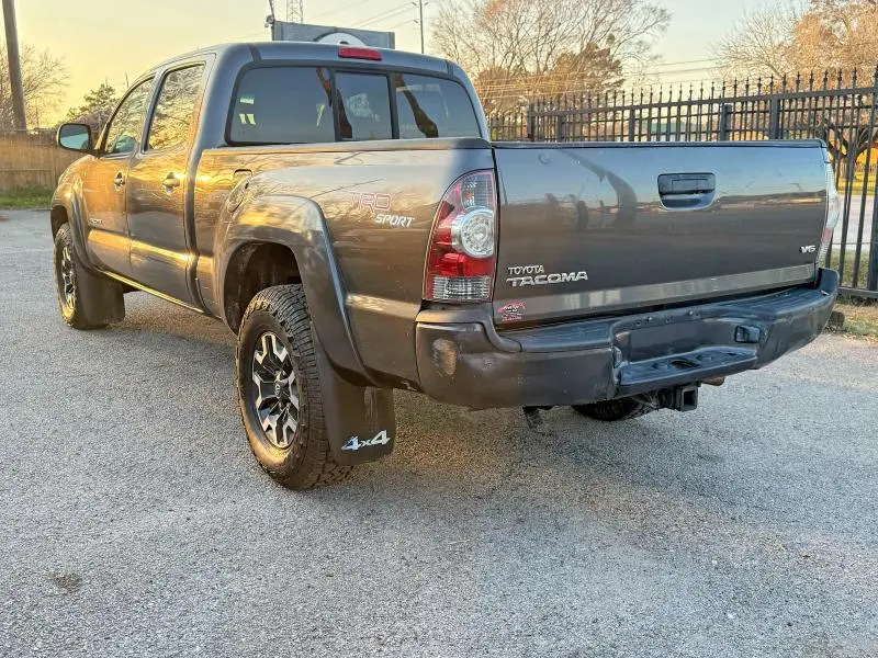 2011 TOYOTA TACOMA V6  