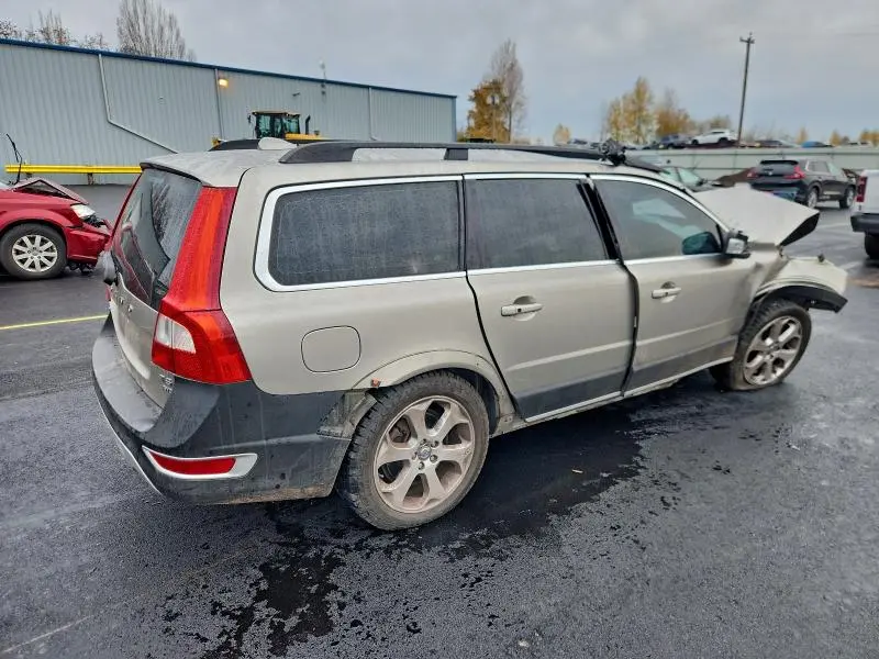 2011 VOLVO XC70 T6  