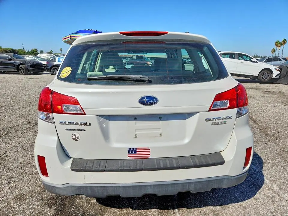2010 SUBARU OUTBACK 2.5I  