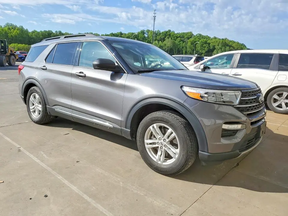 2022 FORD EXPLORER XLT  