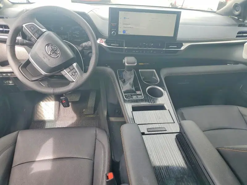 2026 TOYOTA SIENNA WOODLAND EDITION  