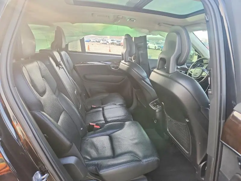 2016 VOLVO XC90 T6  