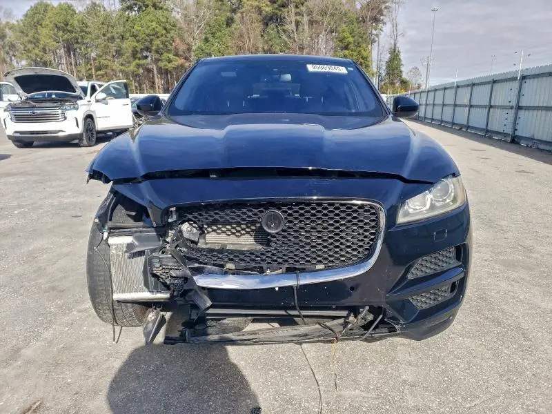 2017 JAGUAR F-PACE PRESTIGE  