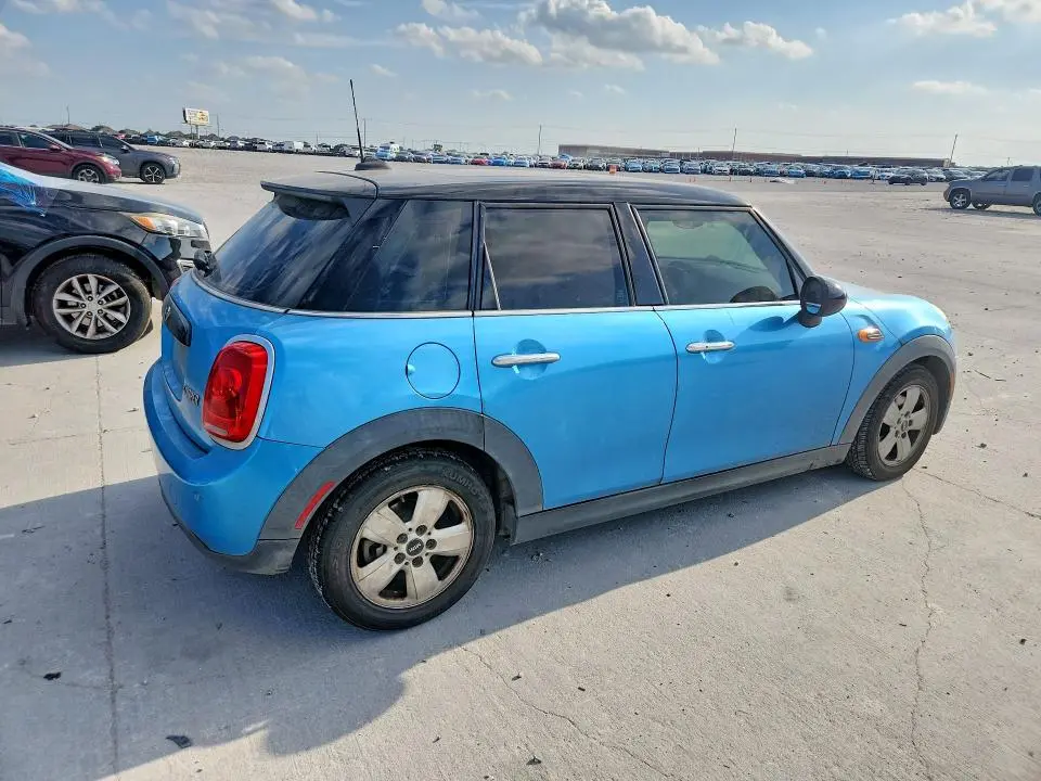 2017 MINI COOPER   