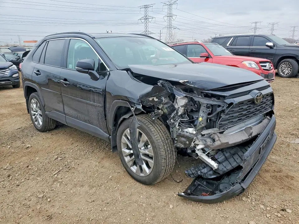 2022 TOYOTA RAV4 XLE PREMIUM  