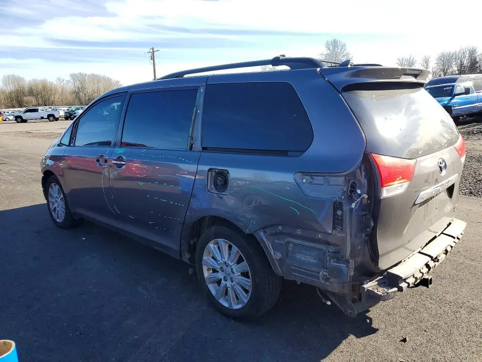 2014 TOYOTA SIENNA LIMITED 7-PASSENGER  