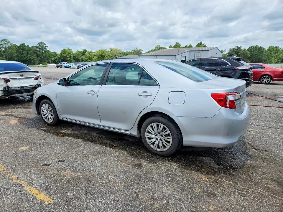 2014 TOYOTA CAMRY LE  