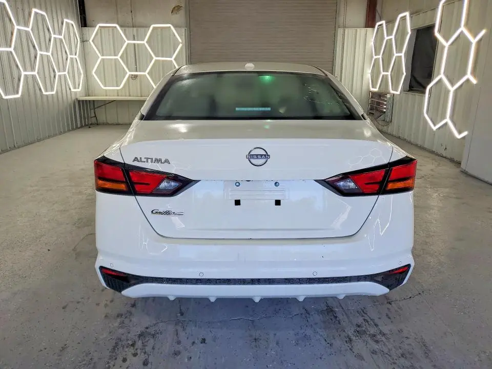 2025 NISSAN ALTIMA SV  