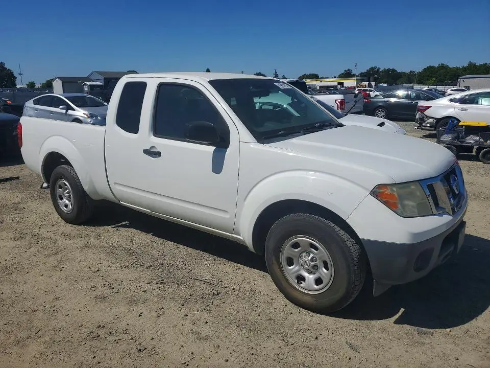 2014 NISSAN FRONTIER S  