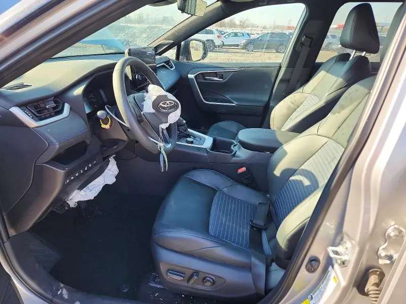 2025 TOYOTA RAV4 XSE  