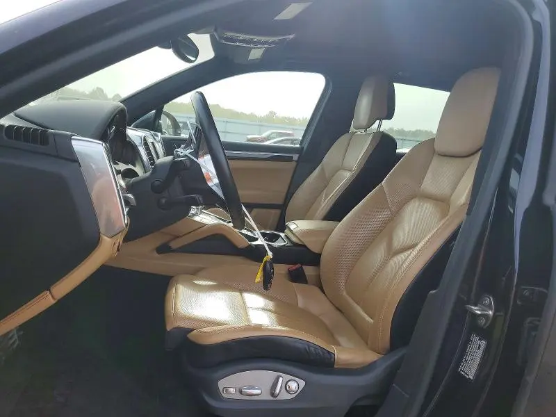 2016 PORSCHE CAYENNE   
