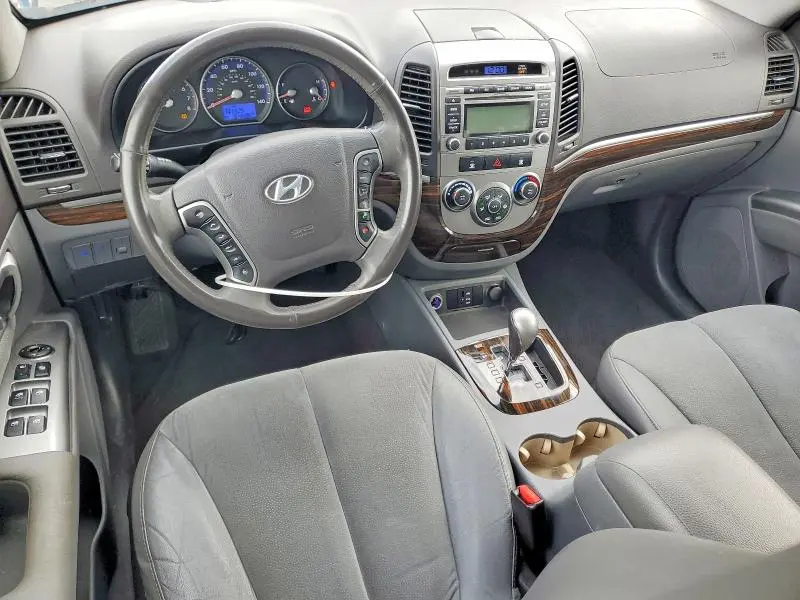 2012 HYUNDAI SANTA FE SE  