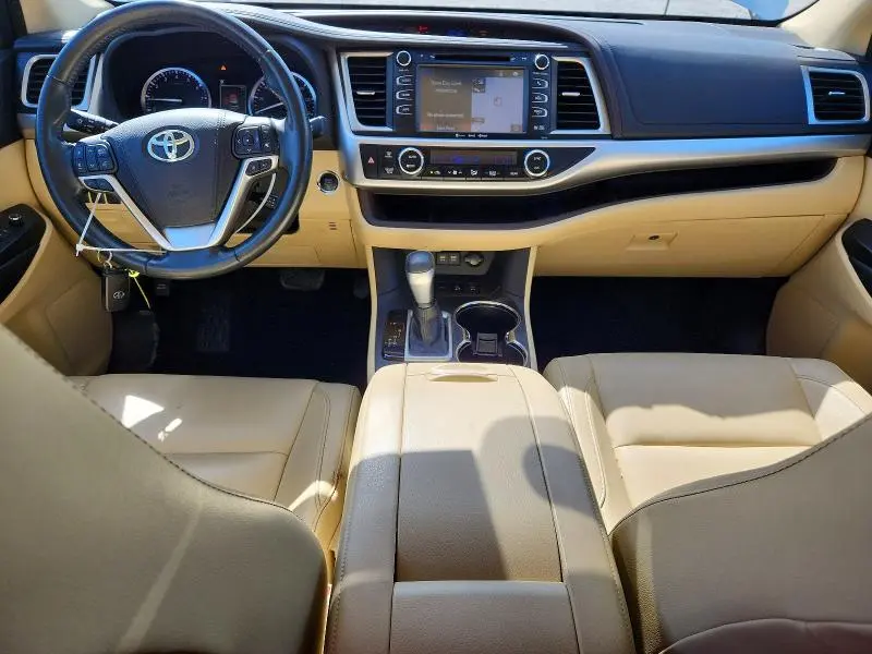 2017 TOYOTA HIGHLANDER XLE  