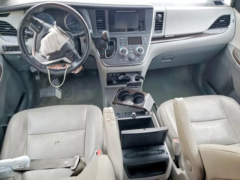 2015 TOYOTA SIENNA XLE 8-PASSENGER  