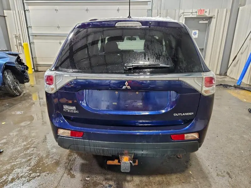 2014 MITSUBISHI OUTLANDER SE  