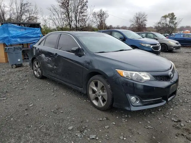 2014 TOYOTA CAMRY SE  