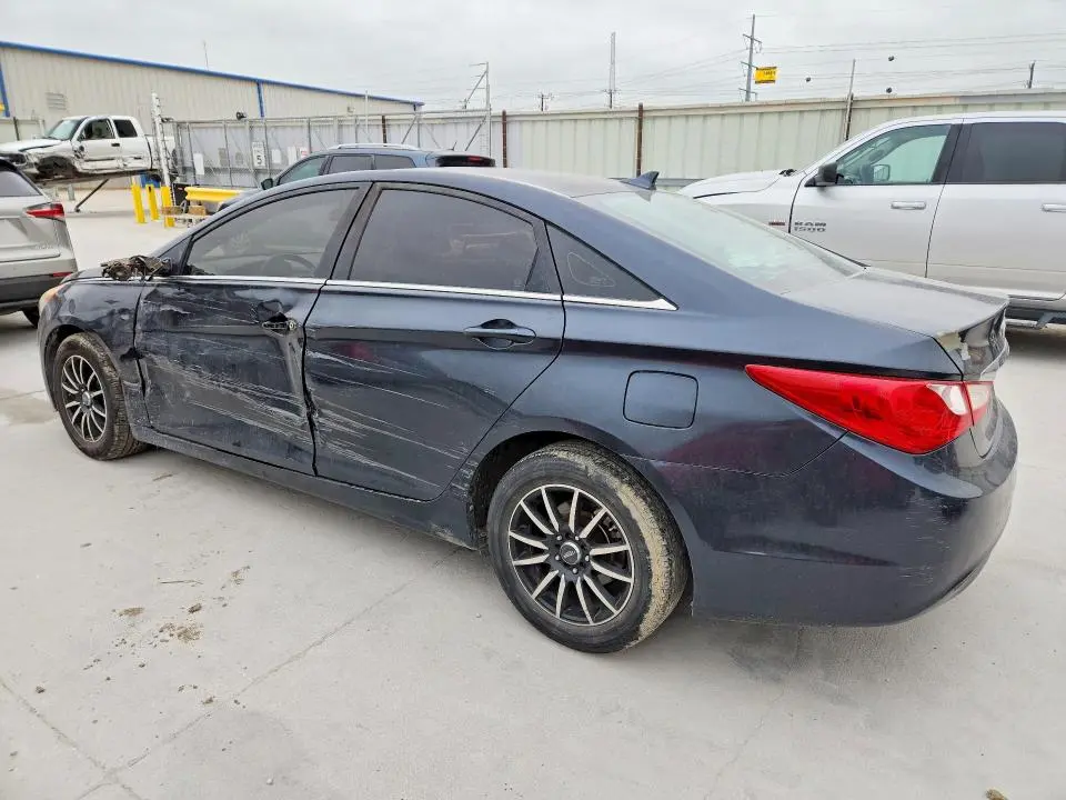 2011 HYUNDAI SONATA GLS  