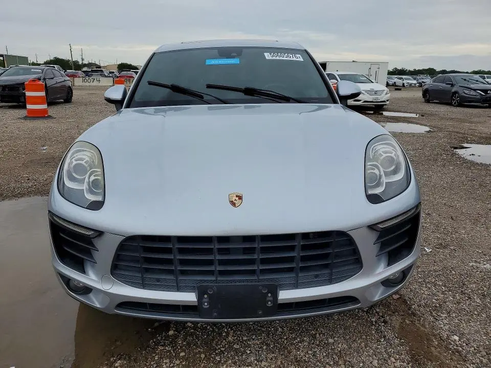 2017 PORSCHE MACAN   