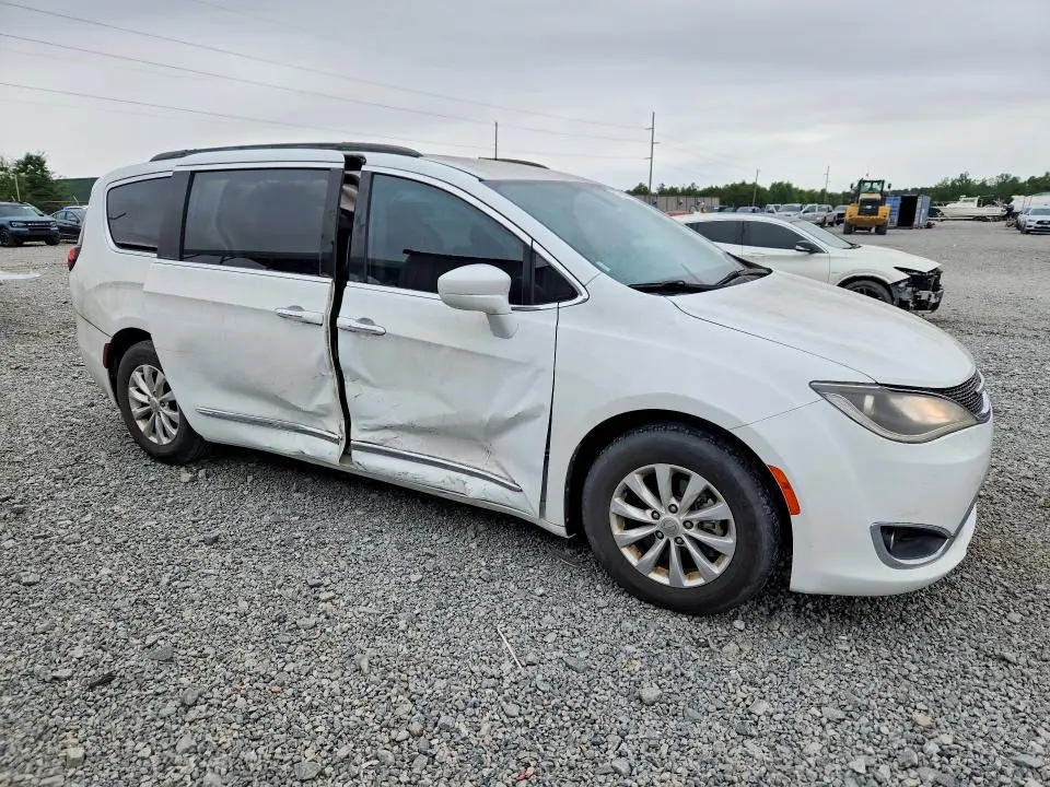 2017 CHRYSLER PACIFICA TOURING L  
