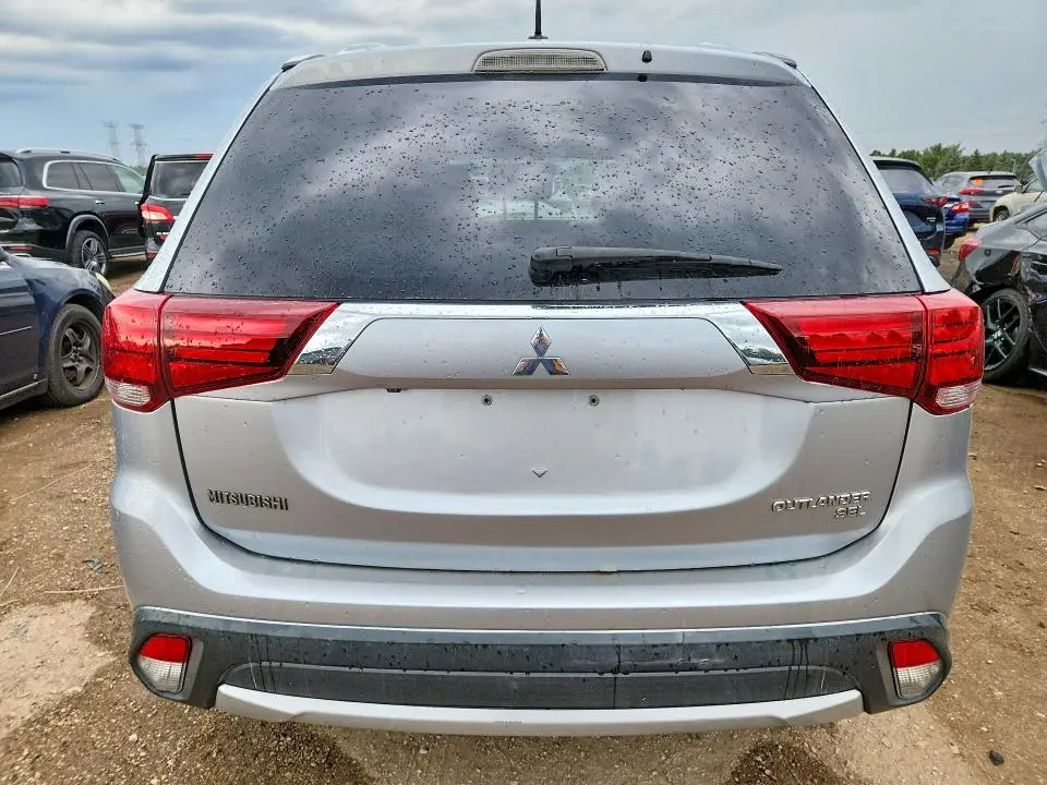2016 MITSUBISHI OUTLANDER SE  