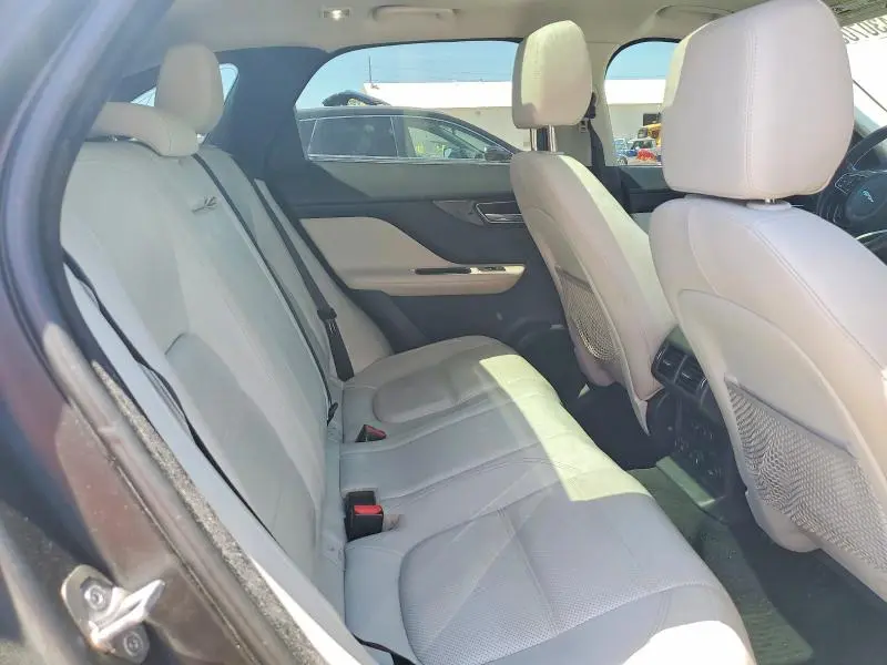 2017 JAGUAR F-PACE PRESTIGE  