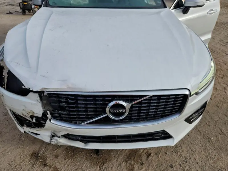 2019 VOLVO XC60 T5 R-DESIGN  