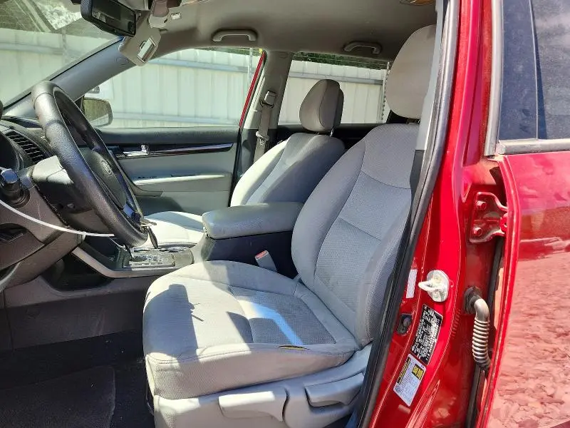 2011 KIA SORENTO LX  