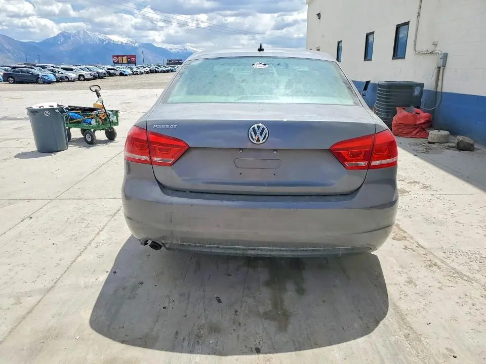 2014 VOLKSWAGEN PASSAT S  