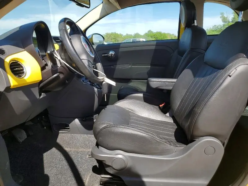 2012 FIAT 500 LOUNGE  
