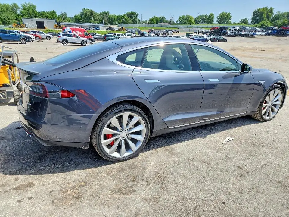 2015 TESLA MODEL S 85D  