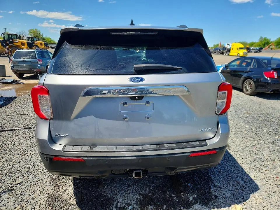 2021 FORD EXPLORER XLT  