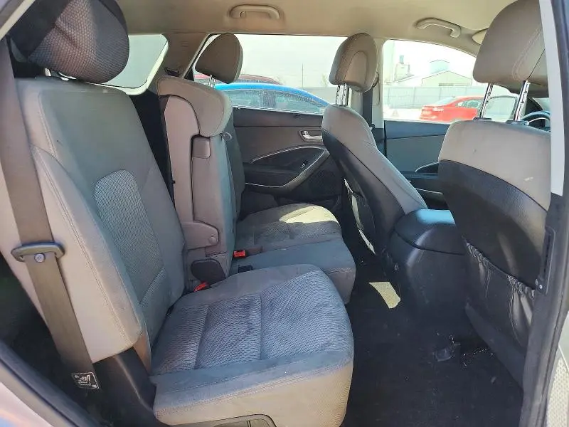 2017 HYUNDAI SANTA FE SE  