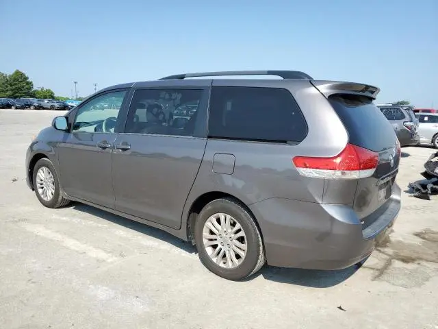 2014 TOYOTA SIENNA XLE  