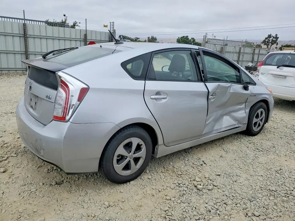 2014 TOYOTA PRIUS THREE  