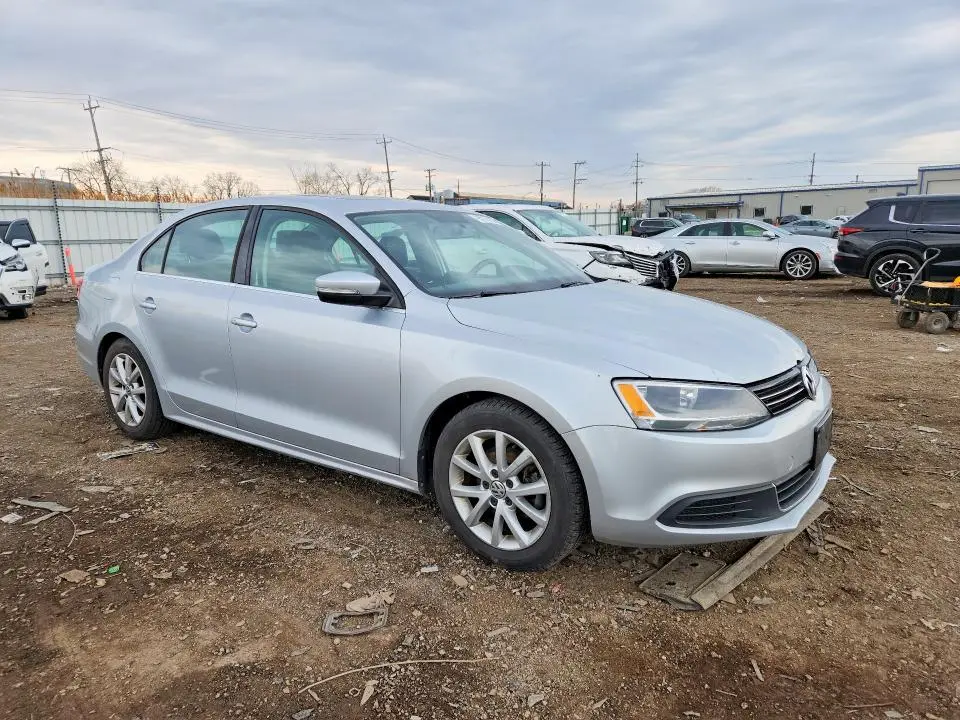 2014 VOLKSWAGEN JETTA SE  