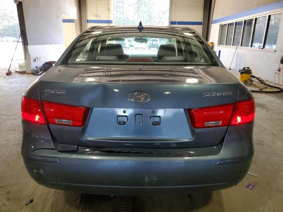 2010 HYUNDAI SONATA GLS  