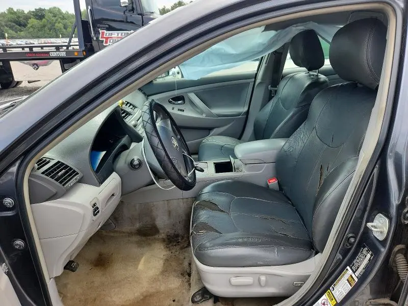 2010 TOYOTA CAMRY LE  
